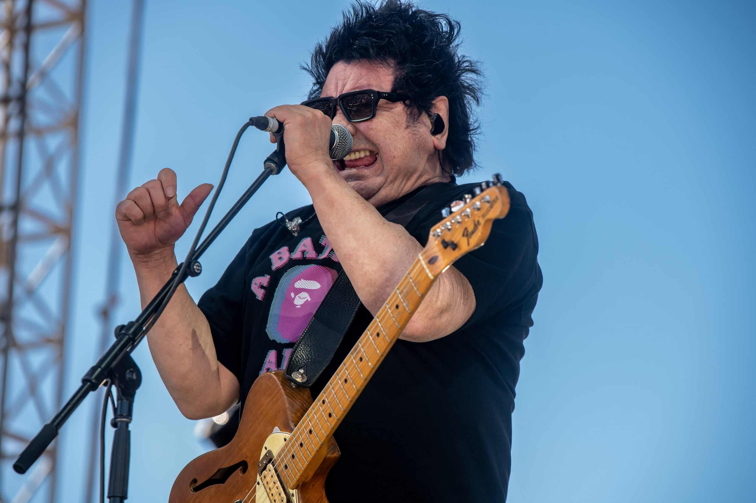 Mundi Mundi Bash: Fun Raising Funds